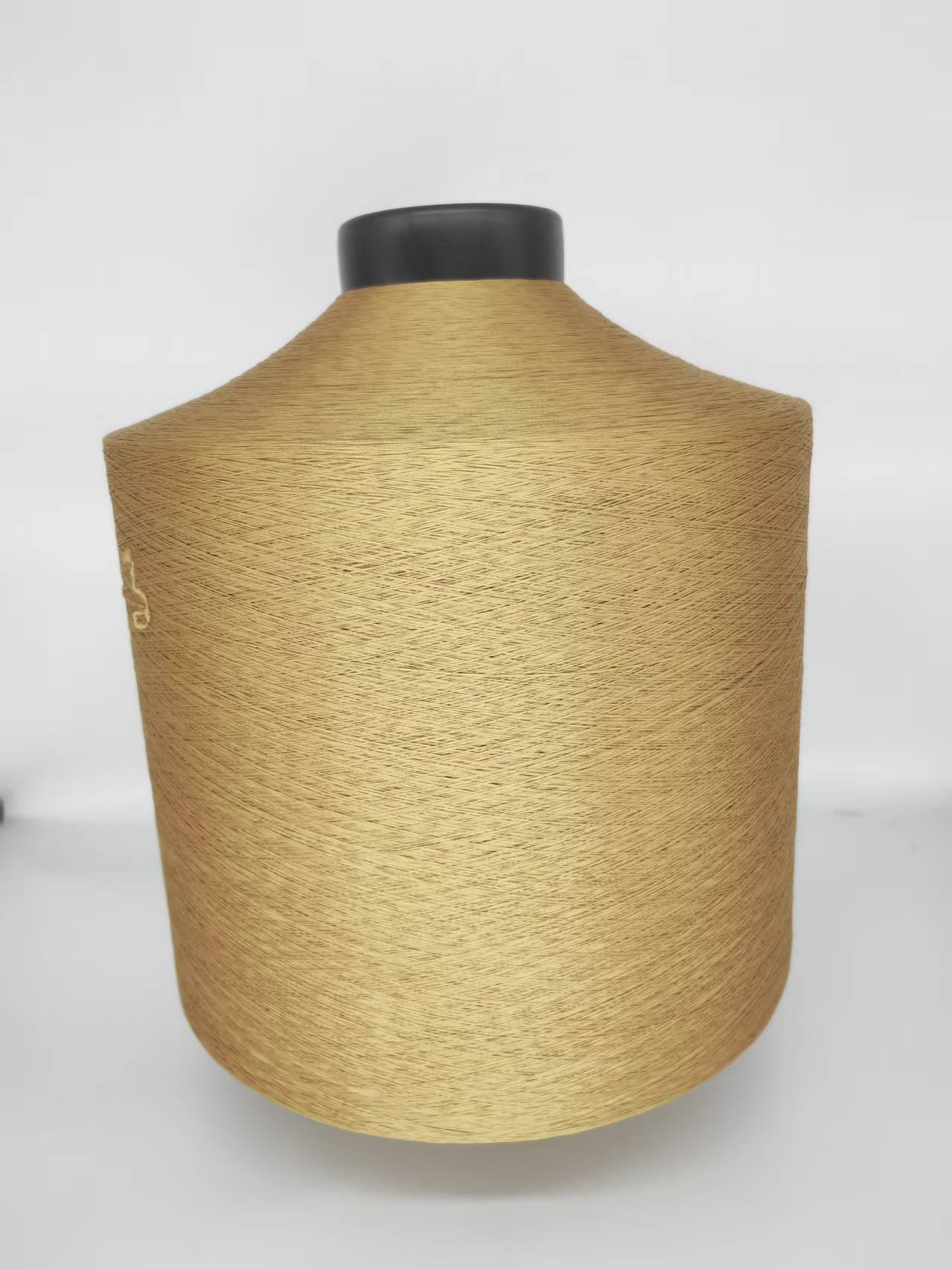 150d / 36F poliesterrezko hari beige kolorea